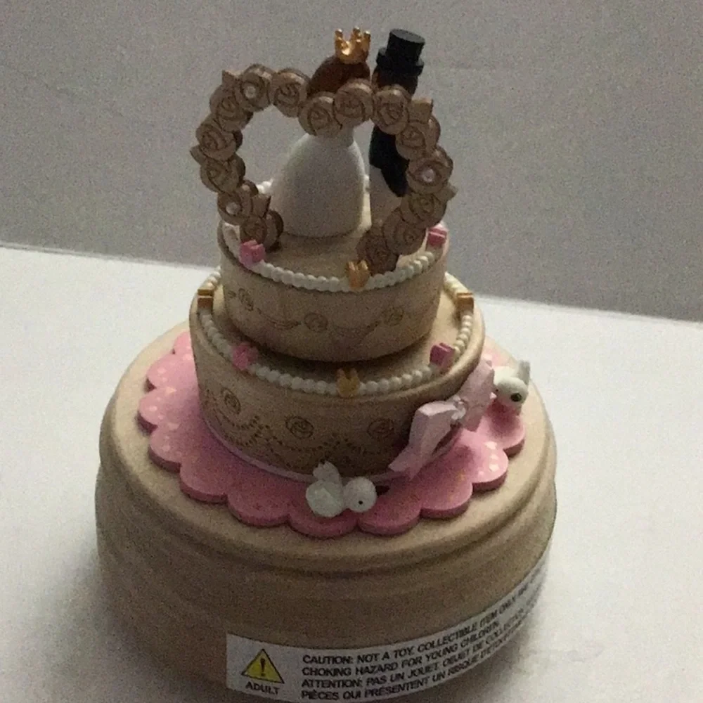 NIB Papyrus Musical Rotating Bride & Groom Cake Topper Music Box